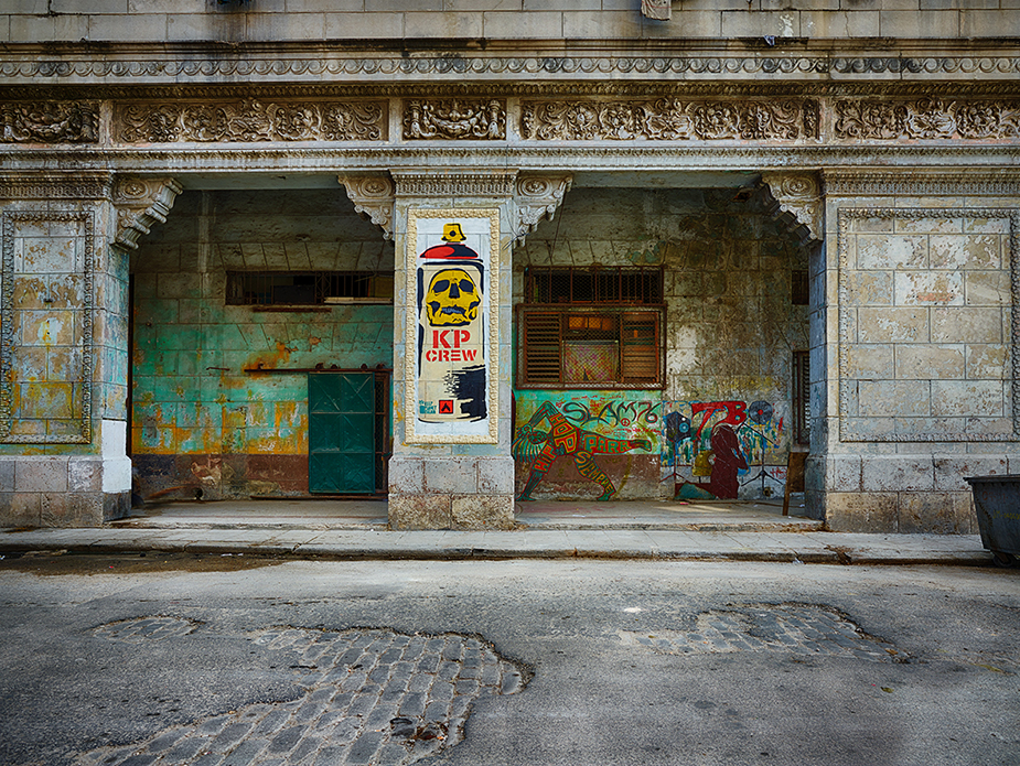 Grafitti at calle Cardenas cuba - expired, Werner Pawlok, Grafitti at calle Cardenas