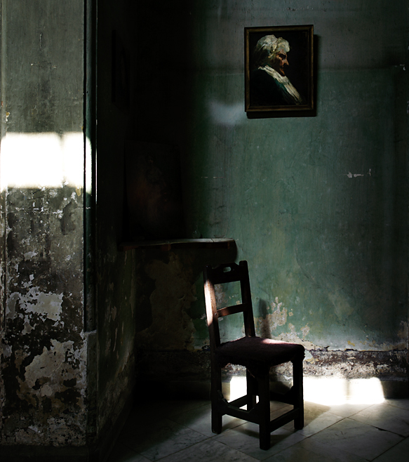 Chair in House of Mercedes - Havana photo by werner pawlok, cuba, kuba, insel der grossen antillen, morbid, charme, che guevarra, fidel castro, landscape, city, karibik, havanna, chair in house of mercedes