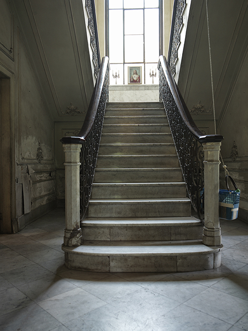 House of Alonso - stairway Werner Pawlok; Cuba - expired; House of Alonso - stairway, Werner Pawlok Bild kaufen,