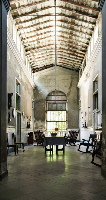 Kitchen in House of Mercedes - Havana photo by werner pawlok, cuba, kuba, insel der grossen antillen, morbid, charme, che guevarra, fidel castro, landscape, city, karibik, havanna, house of mercedes, kitchen