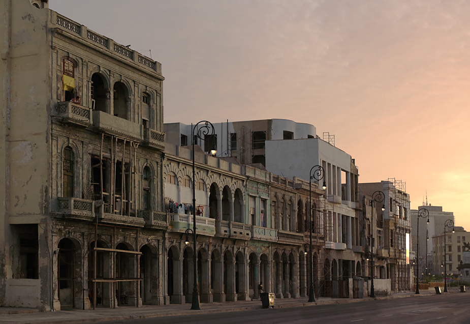 Malecon I - Havana photo by werner pawlok, cuba, kuba, insel der grossen antillen, morbid, charme, che guevarra, fidel castro, landscape, city, karibik, havanna, malecon