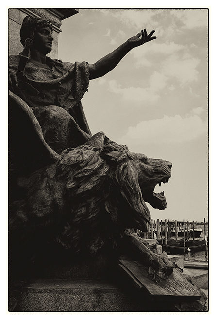 San Marco Statue Venice, Venedig, Paläste, Palaces in Venice, Dimore Veneziane, Werner Pawlok, Palazzi, Dottore della Peste,