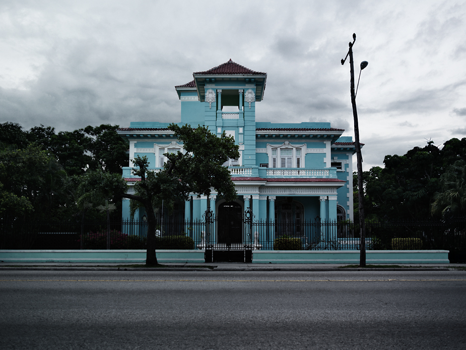 Calle 23 y4 Calle 23 y4, photo by werner pawlok, cuba, kuba, insel der grossen antillen, morbid, charme, che guevarra, fidel castro, landscape, city, karibik, havanna Calle 23 y4 Calle 23 y4, photo by werner pawlok, cuba, kuba, insel der grossen antillen, morbid, charme, che guevarra, fidel castro, landscape, city, karibik, havanna