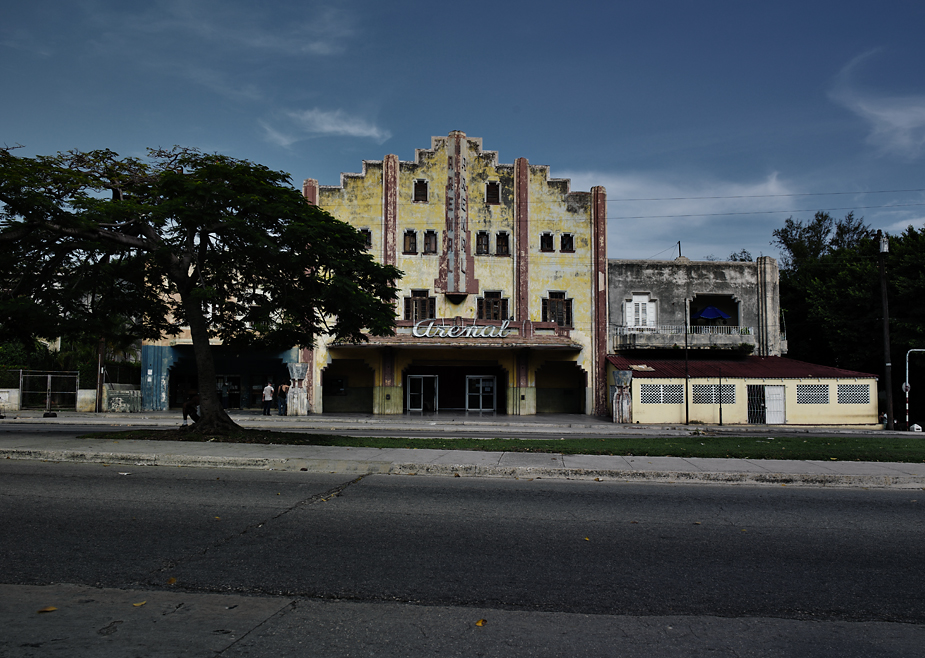 Cinema Arenal Cinema Arenal, photo by werner pawlok, cuba, kuba, insel der grossen antillen, morbid, charme, che guevarra, fidel castro, landscape, city, karibik Cinema Arenal Cinema Arenal, photo by werner pawlok, cuba, kuba, insel der grossen antillen, morbid, charme, che guevarra, fidel castro, landscape, city, karibik