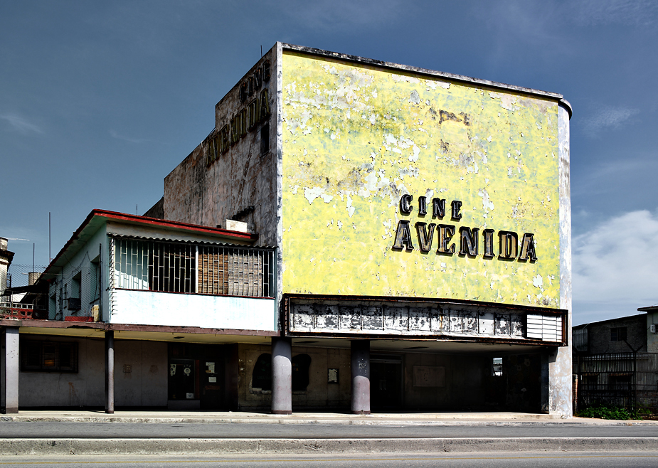 Cinema Avenida Cinema Avenida, photo by werner pawlok, cuba, kuba, insel der grossen antillen, morbid, charme, che guevarra, fidel castro, landscape, city, karibik Cinema Avenida Cinema Avenida, photo by werner pawlok, cuba, kuba, insel der grossen antillen, morbid, charme, che guevarra, fidel castro, landscape, city, karibik