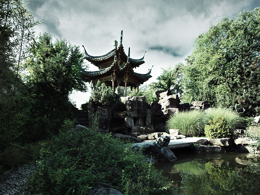 Chinese Garden photo by Werner Pawlok, Elle, Stuttgart, Chinese garden, chinesischer Garten, Gartenschau, Park, IGA, Aussicht Chinese Garden photo by Werner Pawlok, Elle, Stuttgart, Chinese garden, chinesischer Garten, Gartenschau, Park, IGA, Aussicht