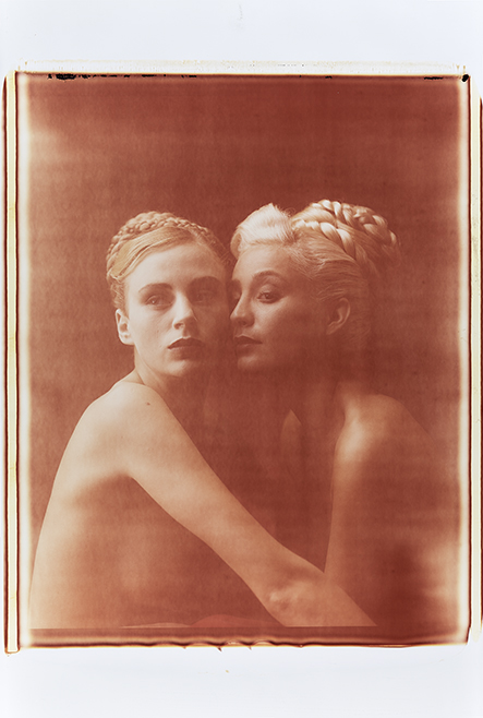 Jaqueline + Laurie IV Monochrome, Polaroid 20x24", Werner Pawlok