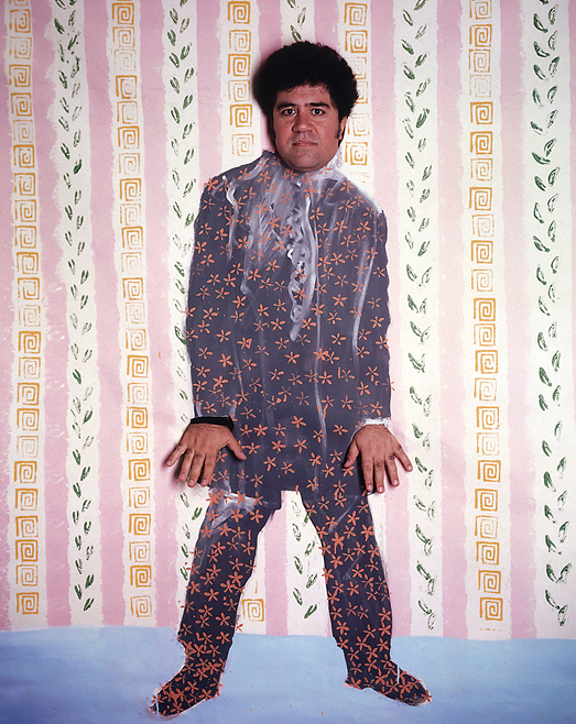 Pedro Almodovar Pedro Almodovar, Stars and Paints, Polaroid, photo by werner pawlok, movie director, regisseur, spain, movida, Volver, Alles über meine Mutter, High Heels, Fessle mich, Das Gesetz der Begierde, Teddy Award, Frauen am Rande des Nervenzusammenbruchs, Goya, Felix, Golden Globe, Osacar, Prinz von Asturien Preis, Goldene Palme